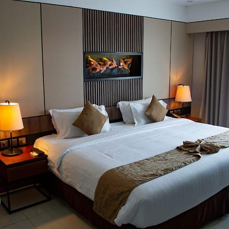 ניו דלהי A One Hotels By Ventus Hotels & Resorts- Delhi Airport מראה חיצוני תמונה