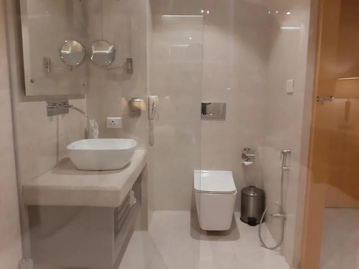 ניו דלהי A One Hotels By Ventus Hotels & Resorts- Delhi Airport מראה חיצוני תמונה
