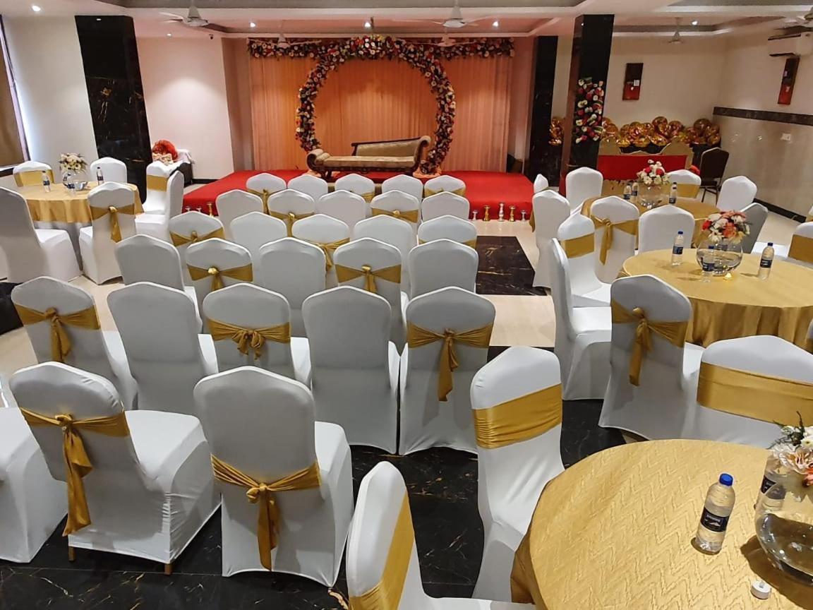 ניו דלהי A One Hotels By Ventus Hotels & Resorts- Delhi Airport מראה חיצוני תמונה
